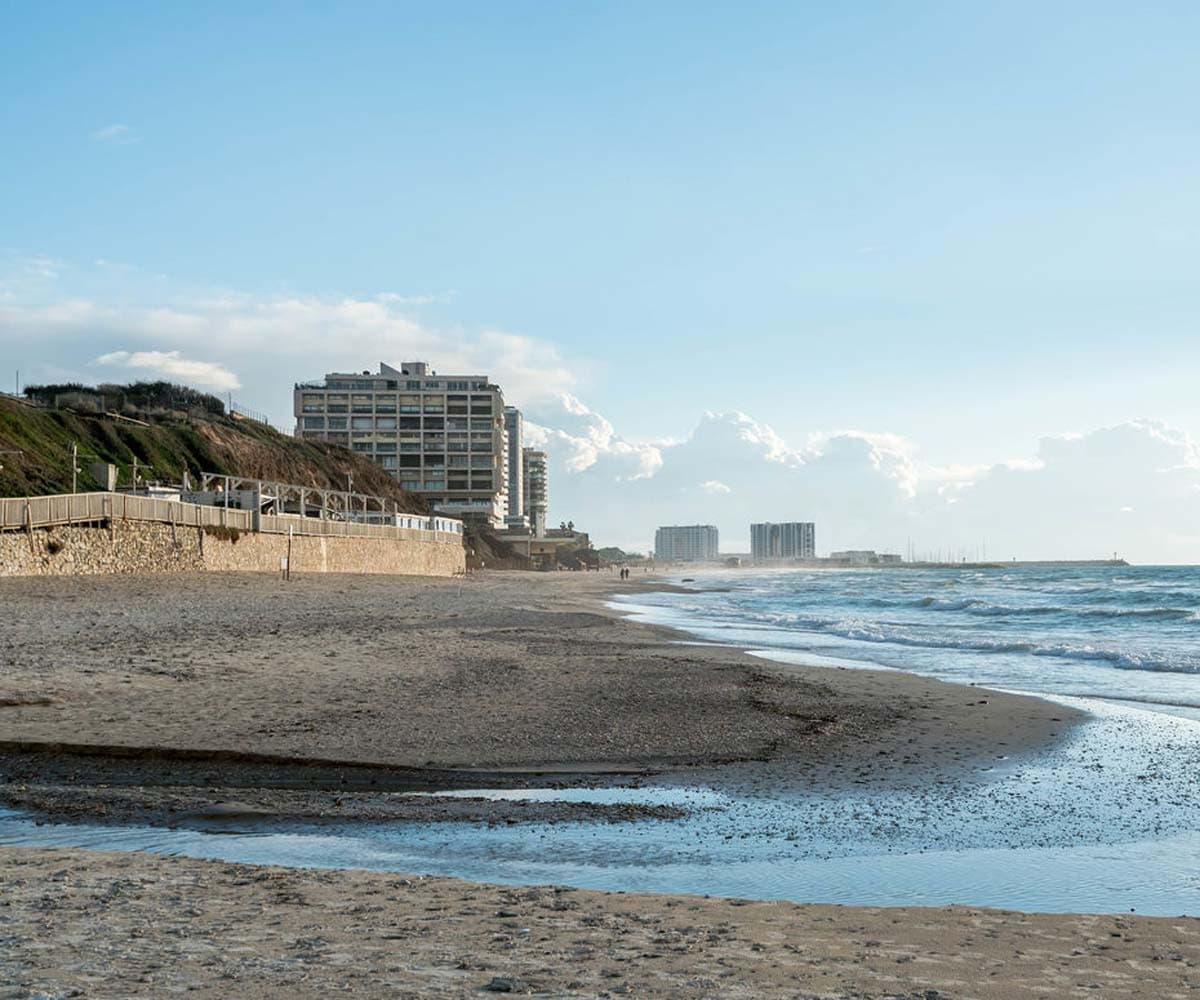 Hof Hasharon, Herzliya