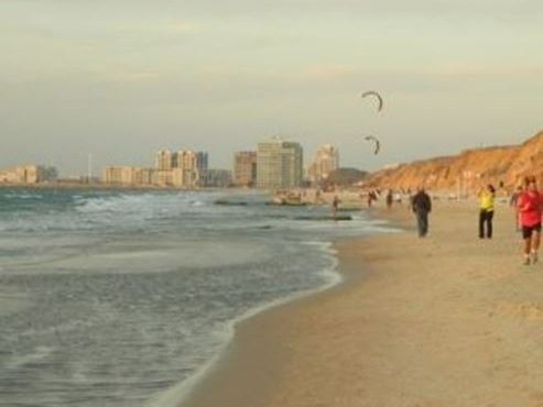 HaTsuk Beach, Tel Aviv
